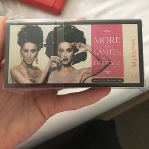 Mykonos Lilly lashes